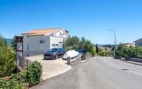 Apartments & Rooms Strcic Petra
